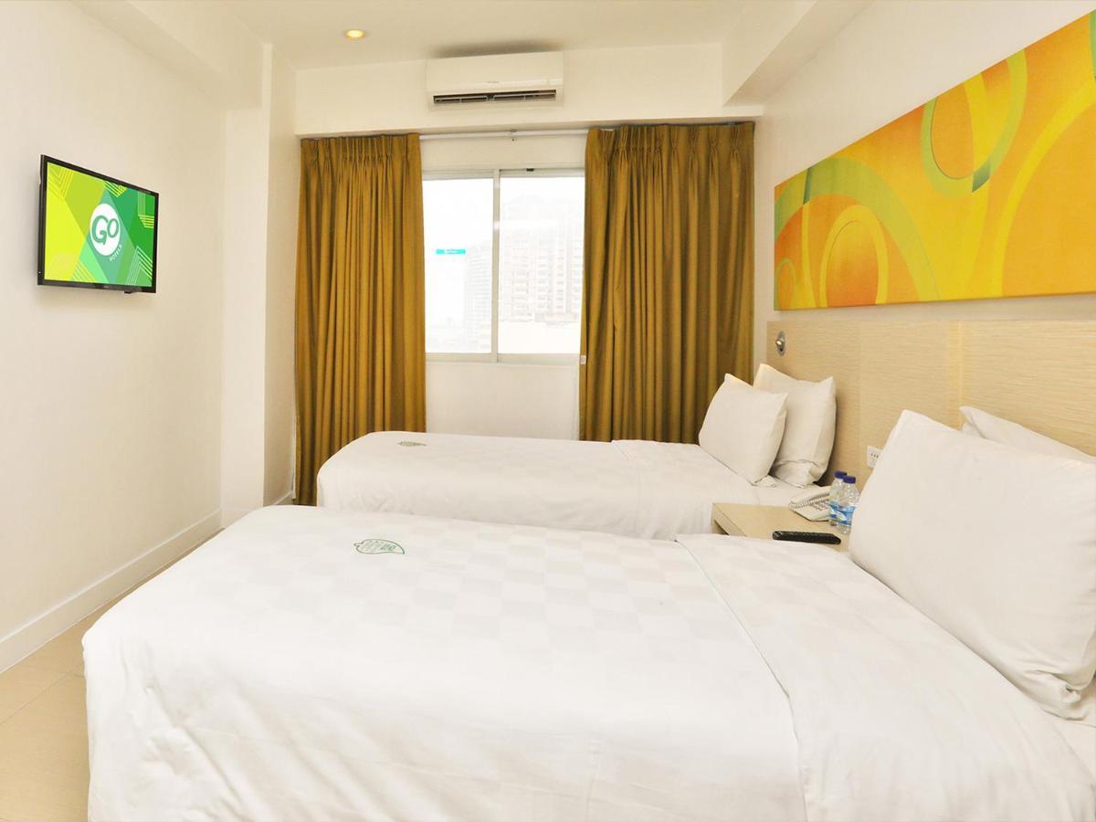 Go Hotels Timog Quezon City Extérieur photo