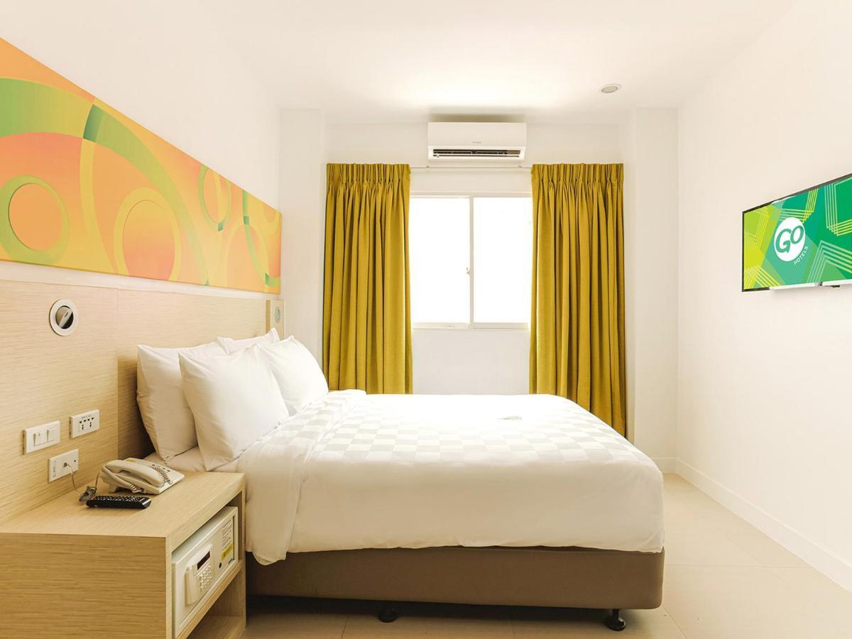 Go Hotels Timog Quezon City Extérieur photo