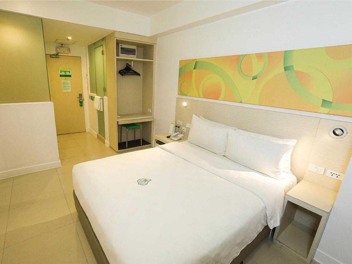Go Hotels Timog Quezon City Extérieur photo