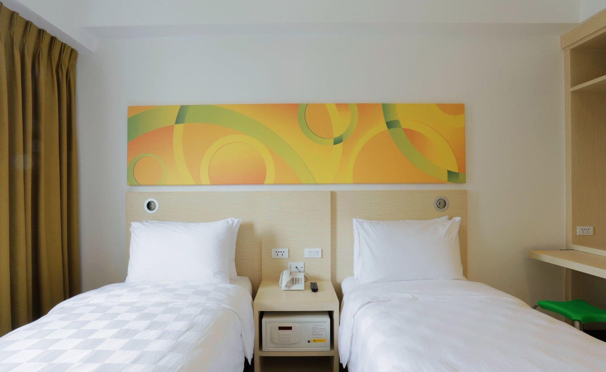 Go Hotels Timog Quezon City Extérieur photo