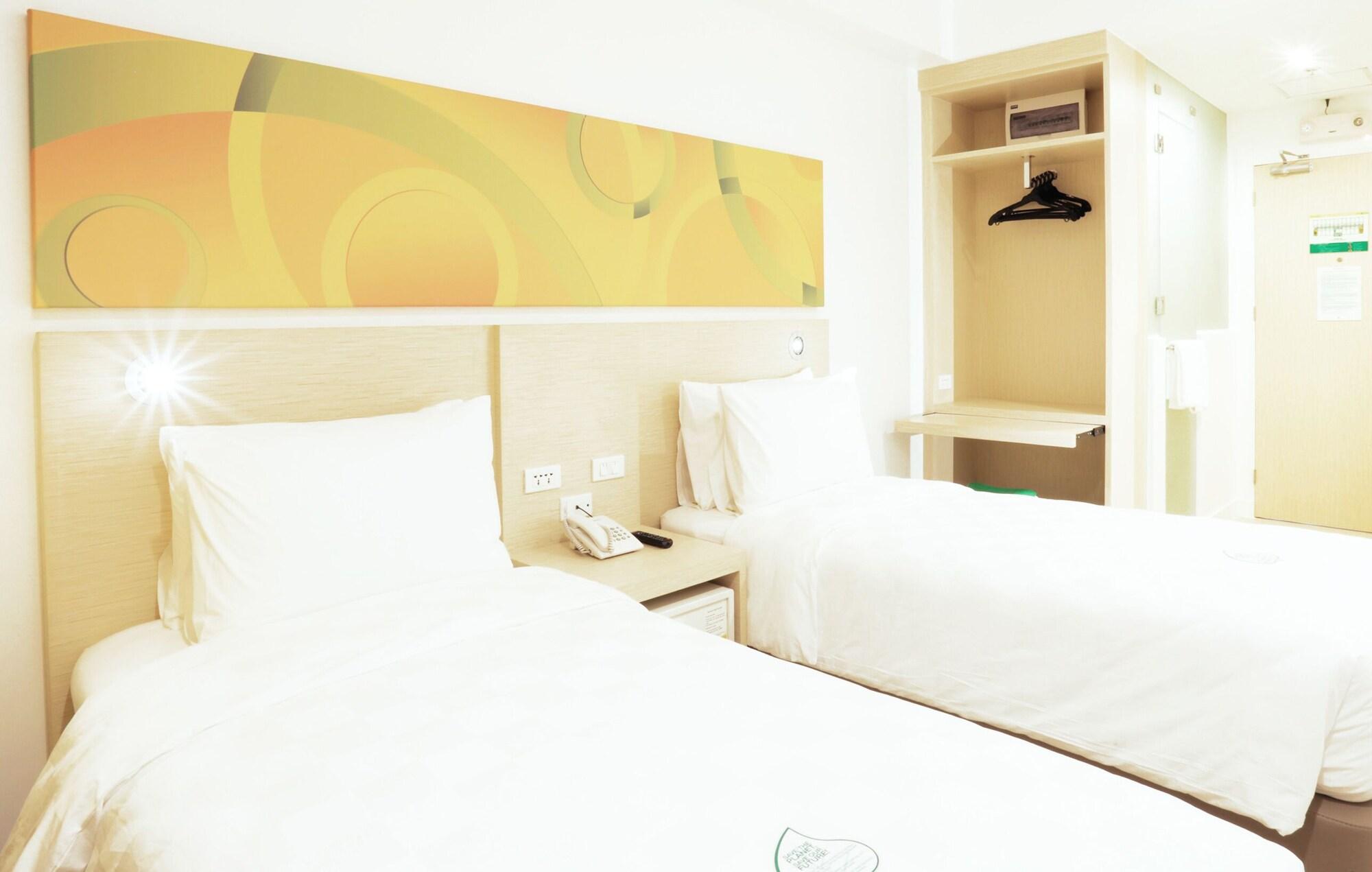 Go Hotels Timog Quezon City Extérieur photo