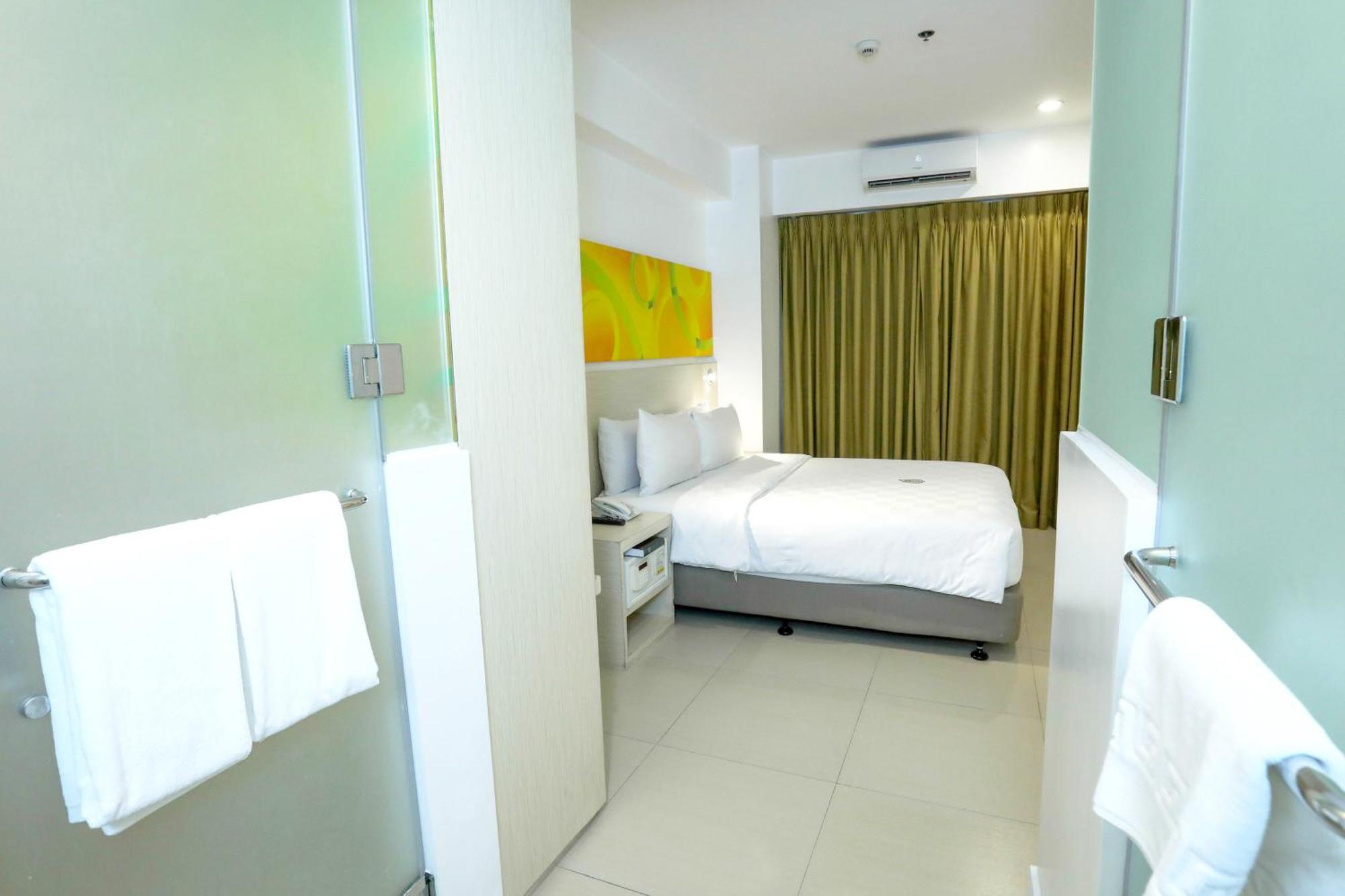 Go Hotels Timog Quezon City Extérieur photo